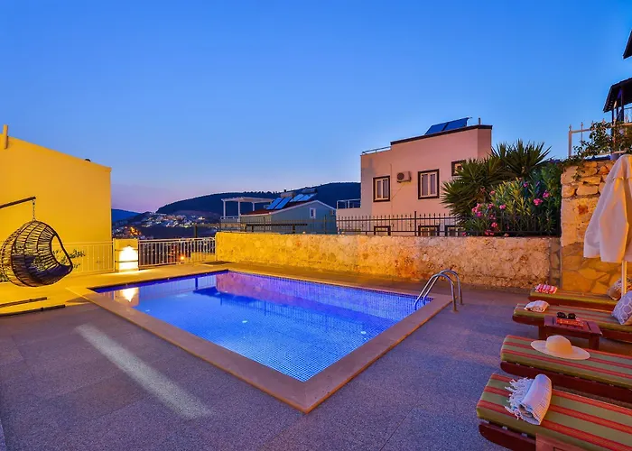 فيلة Buse Kalkan