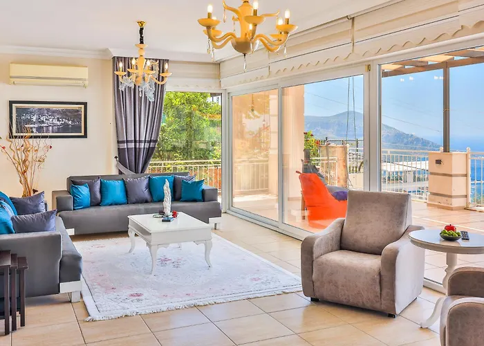 فيلة Buse Kalkan